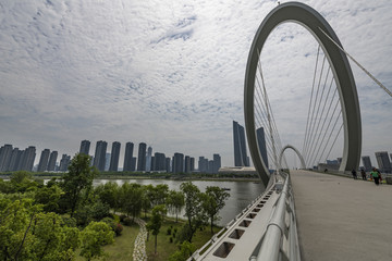 南京眼步行桥风光