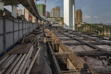 公路拓宽工地