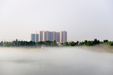 清江雾景