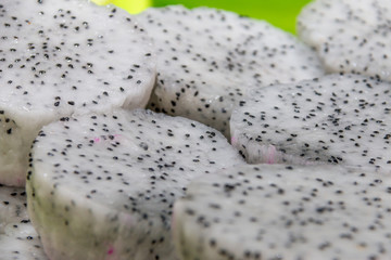 切好的火龙果