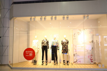 女装专卖店