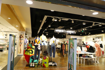 女装专卖店
