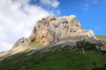 川西风光甘孜县奶龙山