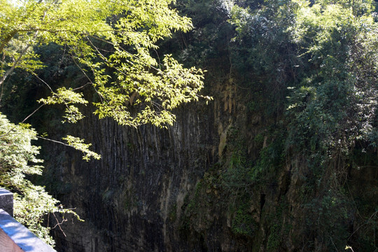 云龙地缝岩壁