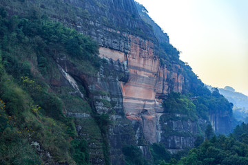 丹霞地貌悬崖峭壁