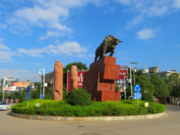 宾川县地标金牛雕塑