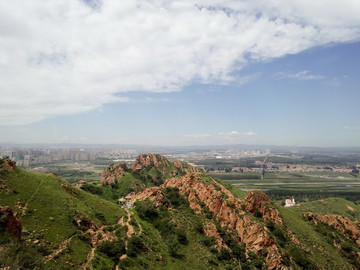 远处群山