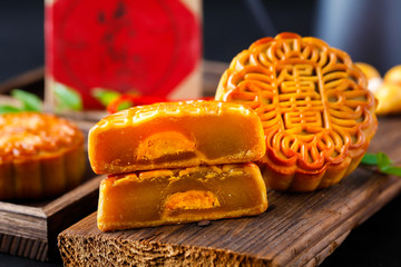 蛋黄月饼