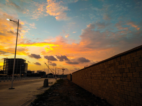 晚霞道路