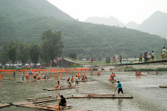 东湖港竹筏