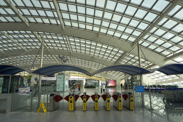 北京地铁机场线站房及检票道闸
