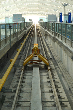 北京地铁机场线站台及轨道