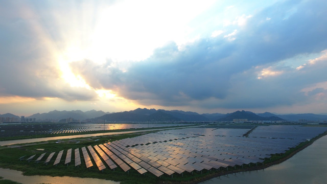 太阳能发电场