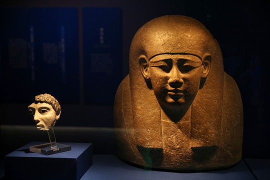 埃及石棺盖残片