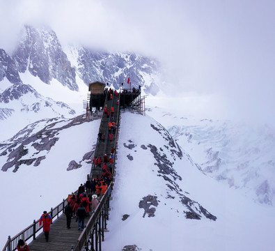 丽江玉龙雪山栈道顶端