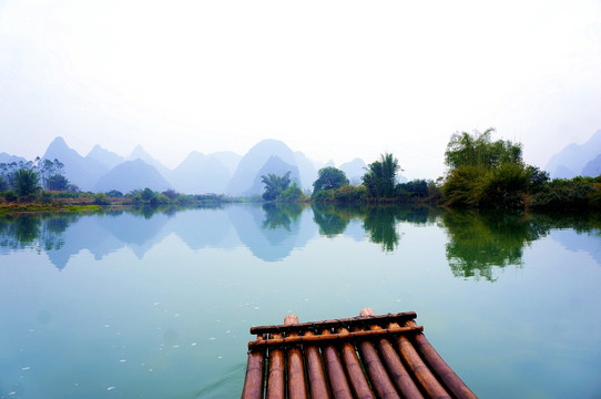 桂林阳朔遇龙河漂流桂林山水