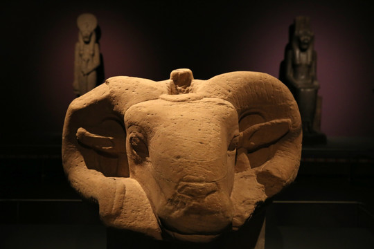 埃及羊造形神像