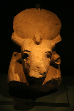 埃及神牛头雕像