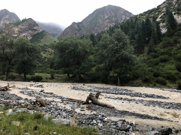 洪水高山独库公路