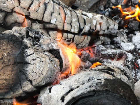 木炭烤炉