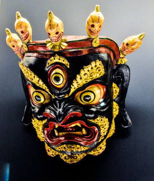 藏族彩漆金刚跳神面具