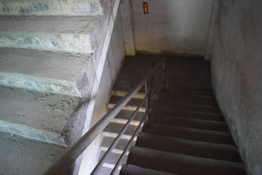 自建房楼梯间
