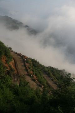 山间云雾