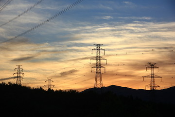 北京西山林场电塔夕照