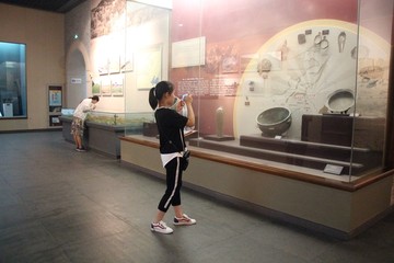 山海关长城博物馆游客参观