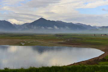 湖光山色