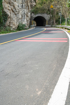 山区公路隧道