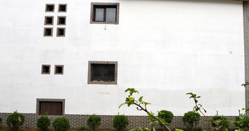白墙瓦窗