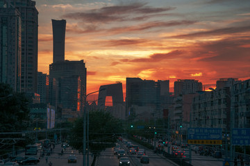 中国尊夕阳