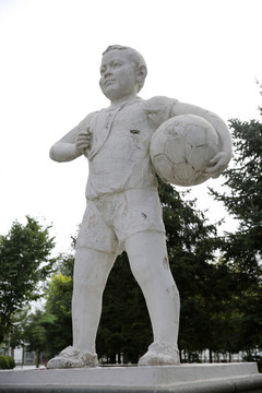足球小子雕塑