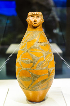 甘肃省博物馆人头形器口彩陶瓶