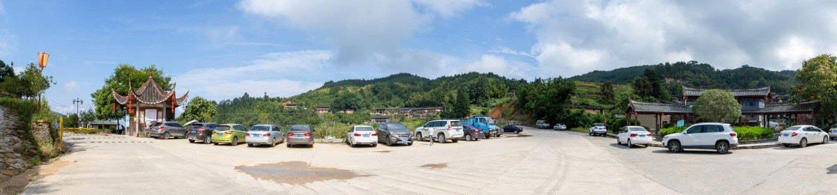 桂峰村停车场