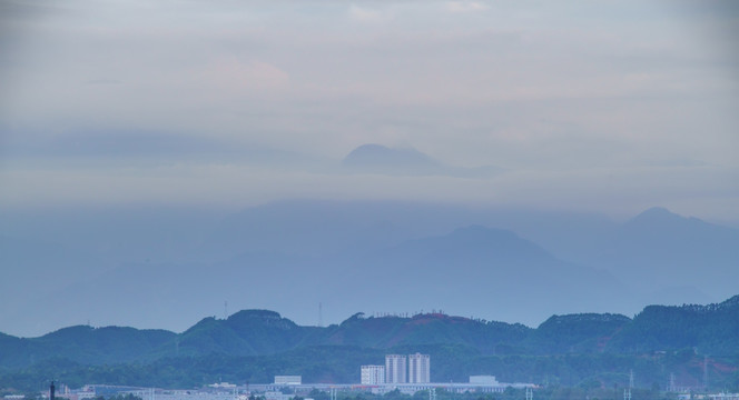 峨眉山远山