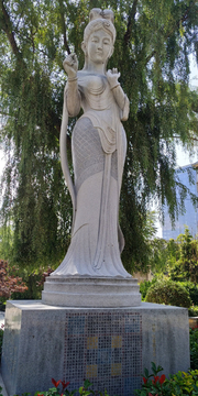女娲雕像