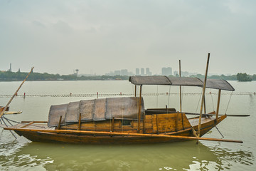 南湖小木船