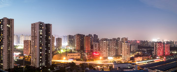 重庆九龙坡水碾轻轨站附近夜景