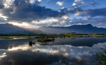 九湖晚霞