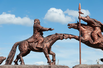 呼伦贝尔蒙古族雕塑