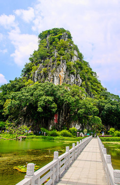 星湖七星岩风景区