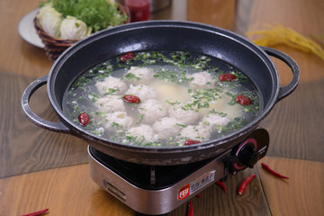 鲜枣手剁肉丸汤