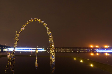 深圳人才公园镜面水景雕塑夜景