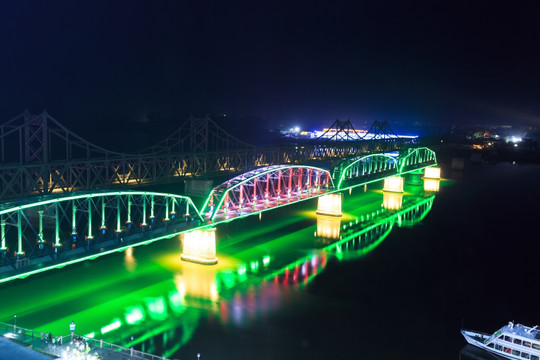 鸭绿江断桥夜景