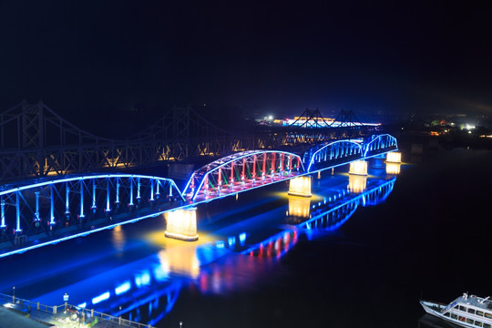 辽宁丹东鸭绿江断桥夜景