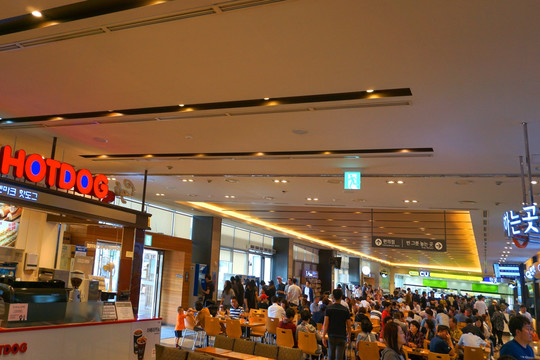 韩国加平高速服务区休闲餐饮区