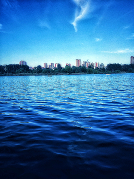 小河