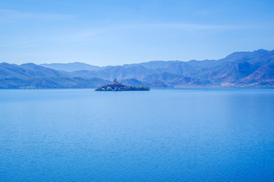 泸沽湖山水风景